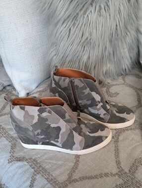 Linea Paolo Camouflage Wedge Sneaker Boots - Green Camo